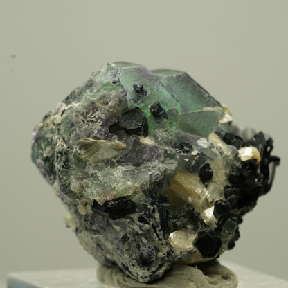 Phantom Fluorit hexagonal, Schörl Turmalin, Muskovit Erongo, Namibia 29*27*22mm #13732