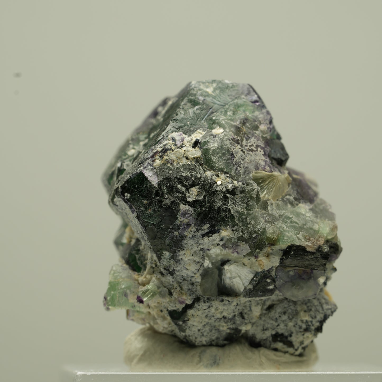 Phantom Fluorit hexagonal, Schörl Turmalin, Muskovit Erongo, Namibia 29*27*22mm #13732