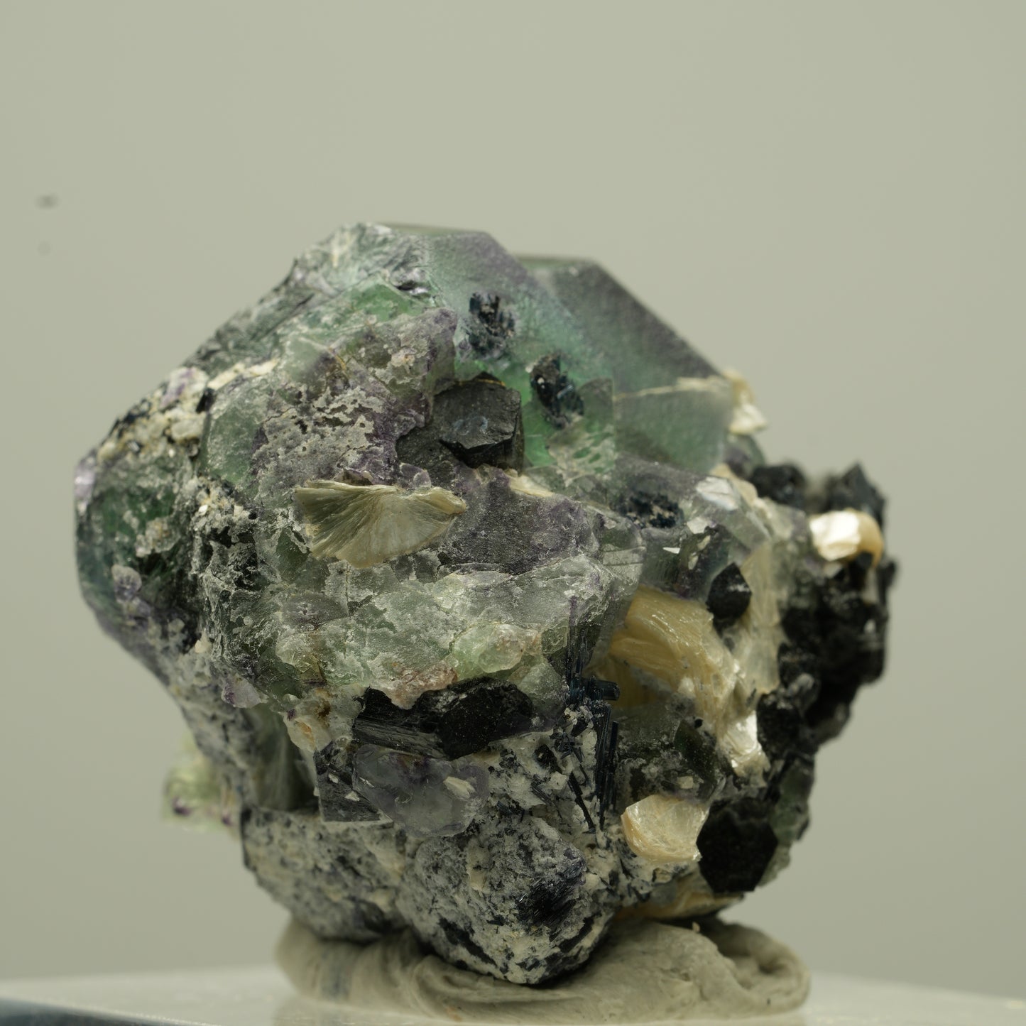 Phantom Fluorit hexagonal, Schörl Turmalin, Muskovit Erongo, Namibia 29*27*22mm #13732