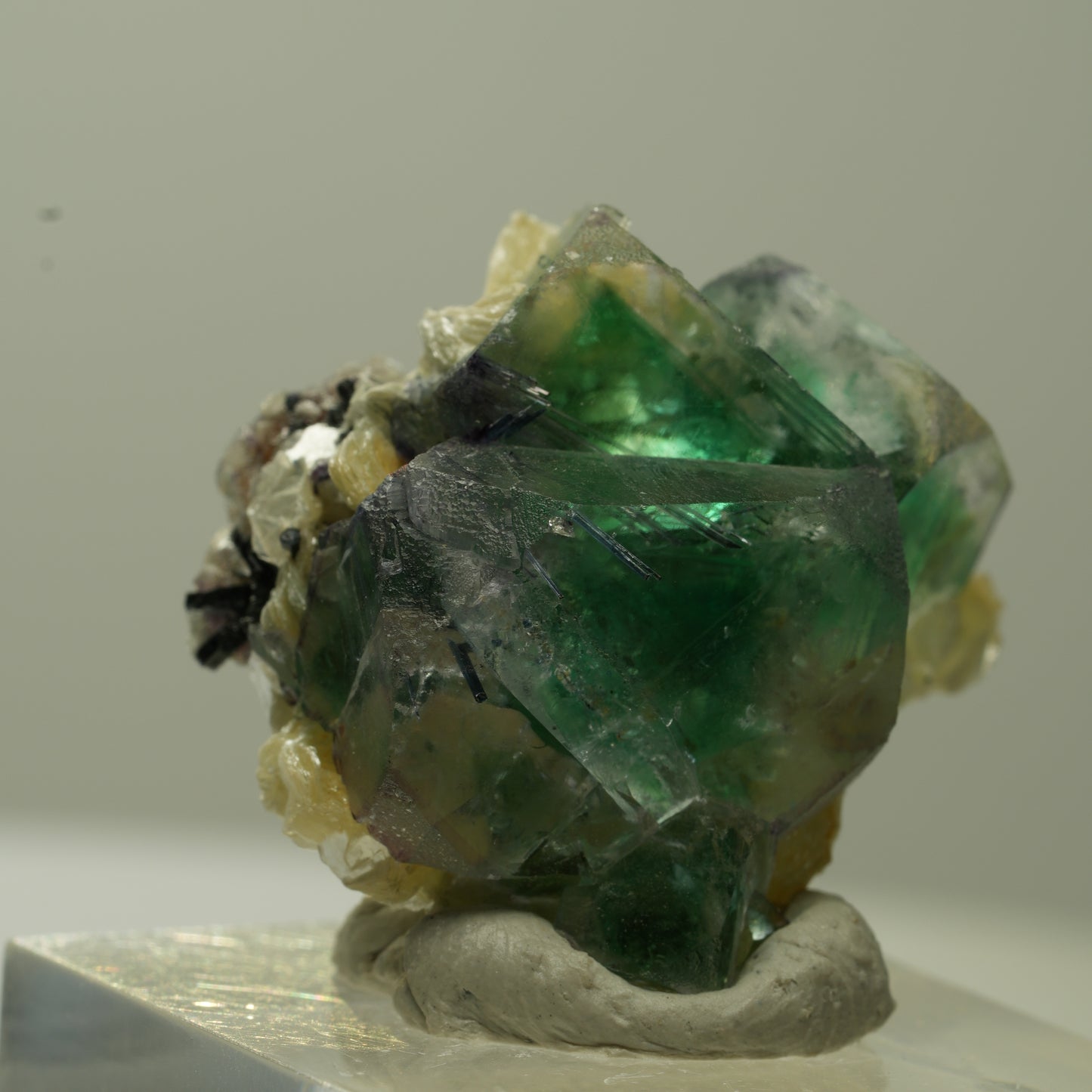 Phantom Fluorit Würfel, Schörl Turmalin, Muskovit Erongo, Namibia 29*27*16mm #13737