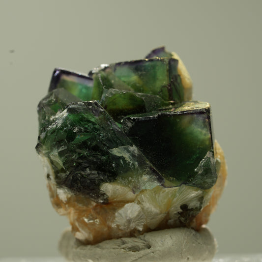 Seltene Phantom Fluorit Würfel, Muskovit Stufe Erongo, Namibia 23*19*17mm #13739