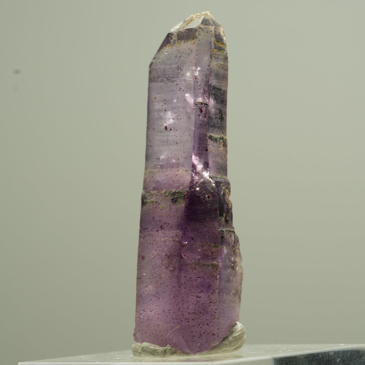 Quartz fantôme d'améthyste rare avec pointe de sceptre de fer Brandberg, Namibie 20*7*5mm #13743