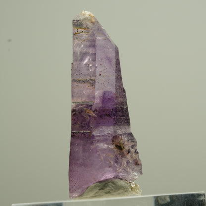 Quartz fantôme d'améthyste rare avec pointe de sceptre de fer Brandberg, Namibie 20*7*5mm #13743
