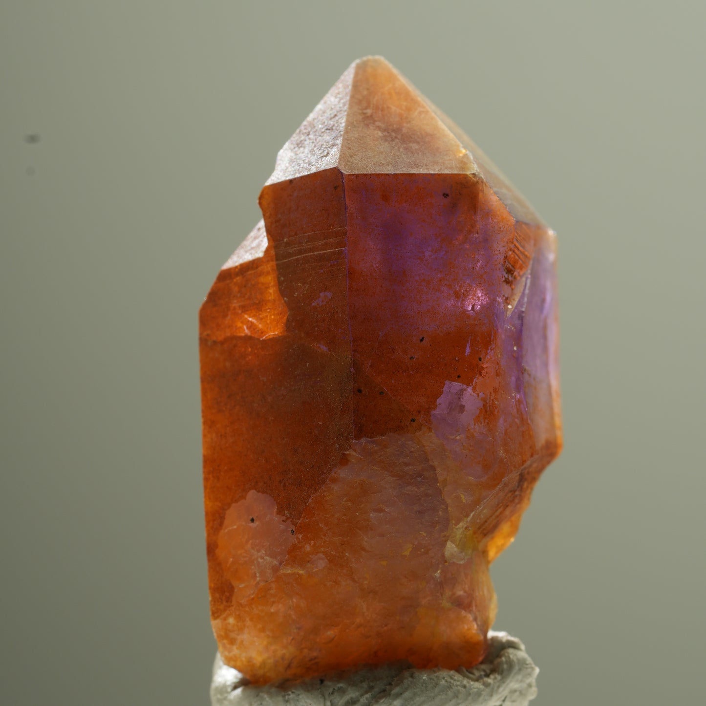 Seltene Phantom Amethyst mit Eisen Spitze Goboboseb, Namibia 35*19*15mm #13748