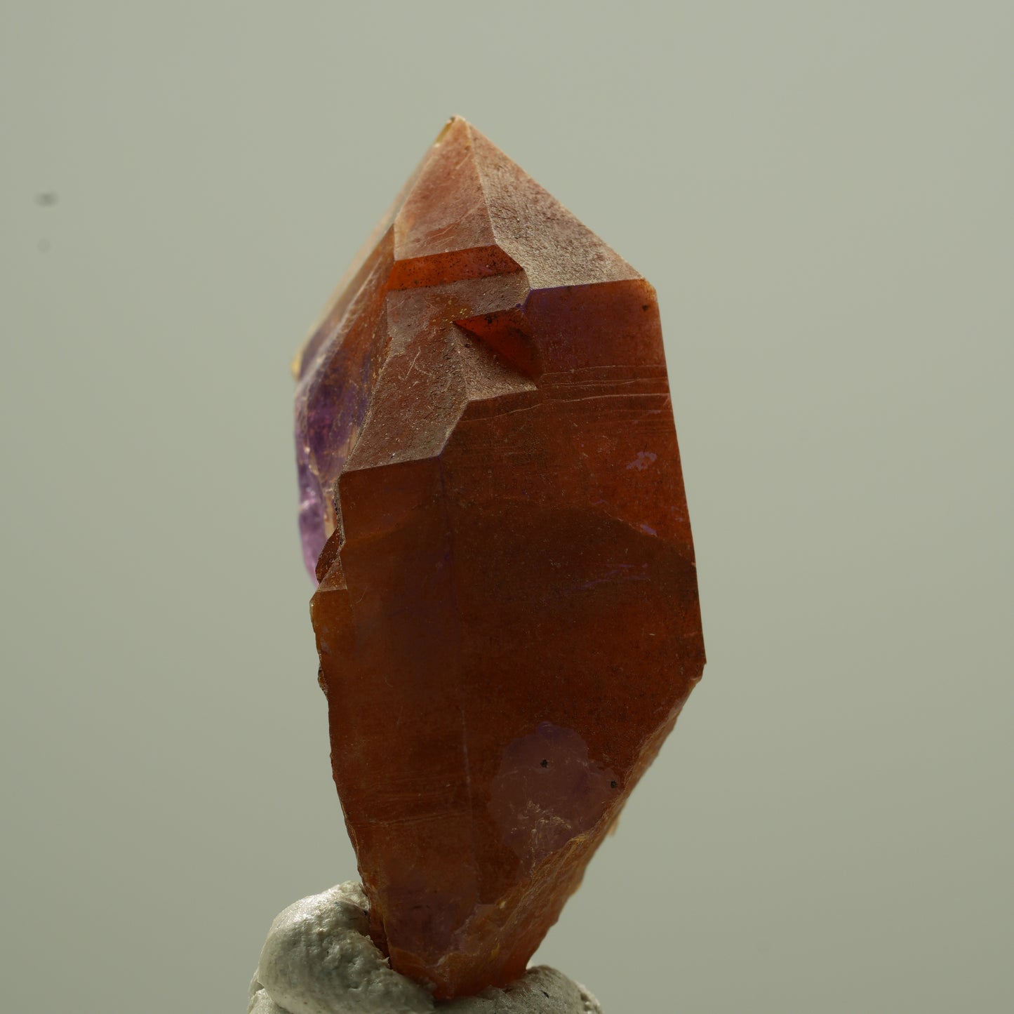 Seltene Phantom Amethyst mit Eisen Spitze Goboboseb, Namibia 35*19*15mm #13748