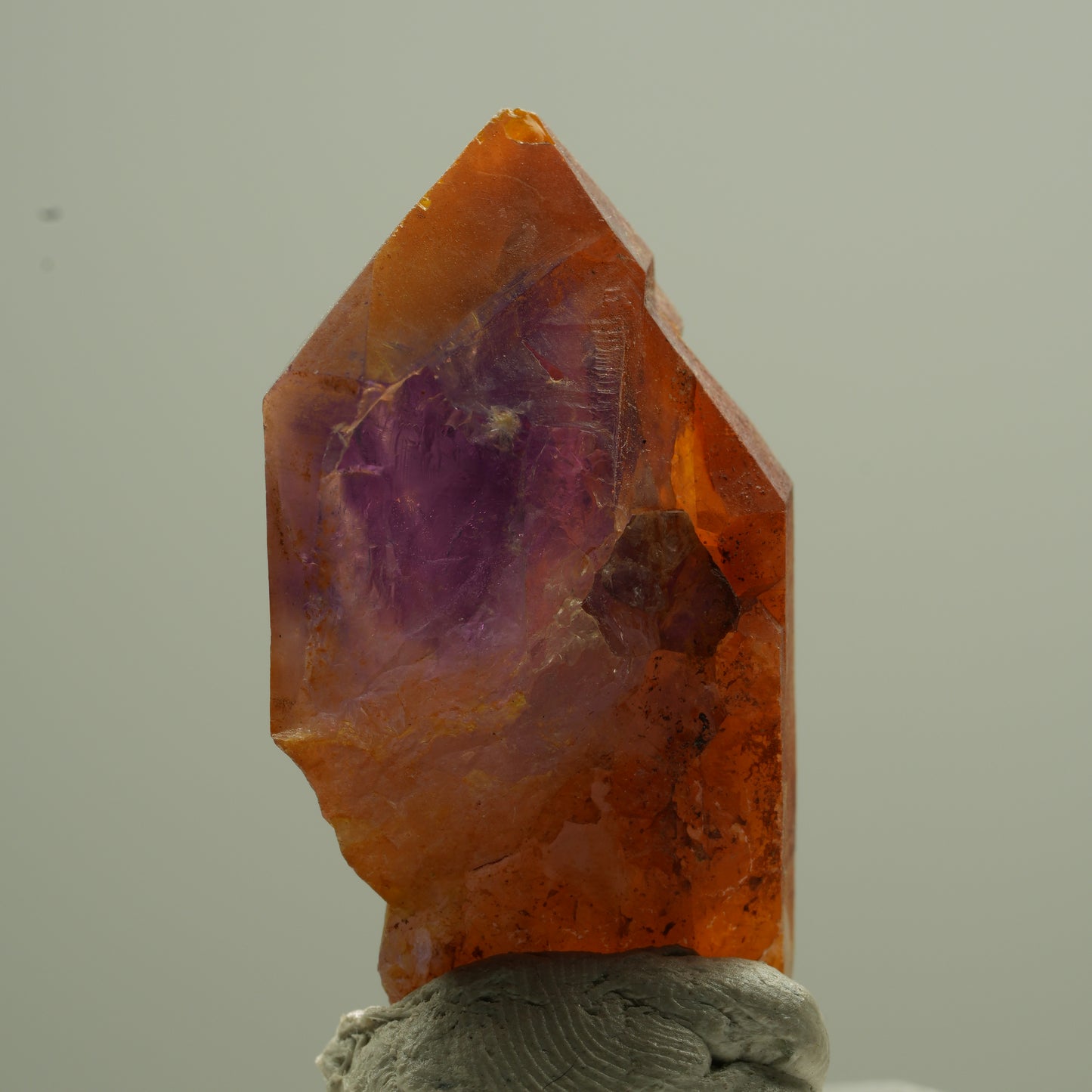 Seltene Phantom Amethyst mit Eisen Spitze Goboboseb, Namibia 35*19*15mm #13748