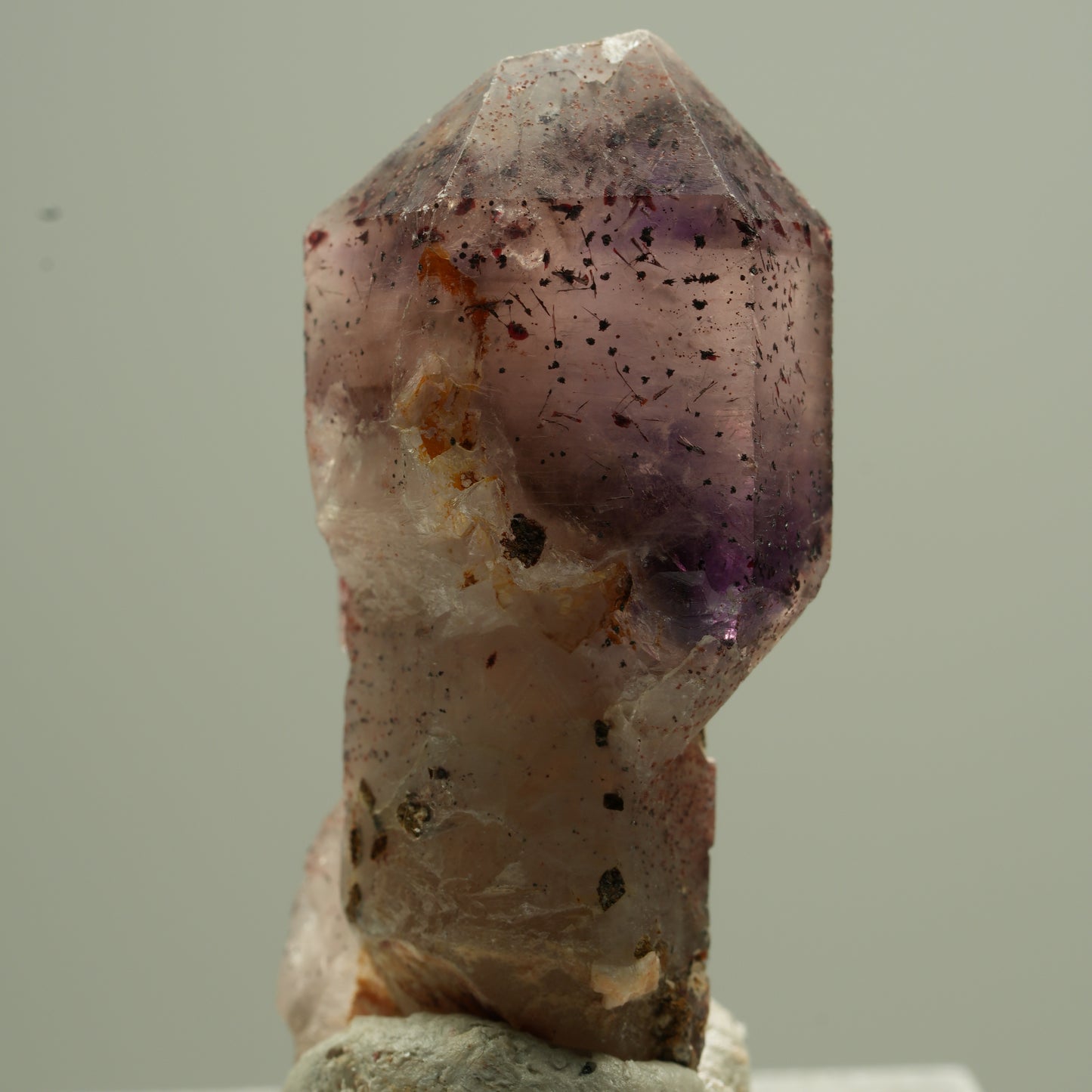 Seltene Phantom Amethyst Zepter mit Eisen Spitze Goboboseb, Namibia 35*17*13mm #13753
