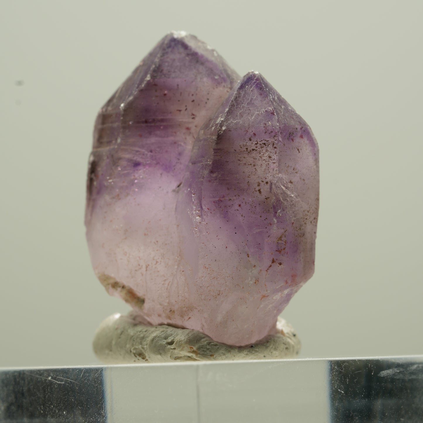 Seltene Phantom Amethyst Zepter mit Eisen Spitze Brandberg, Namibia 28*23*15mm #13773
