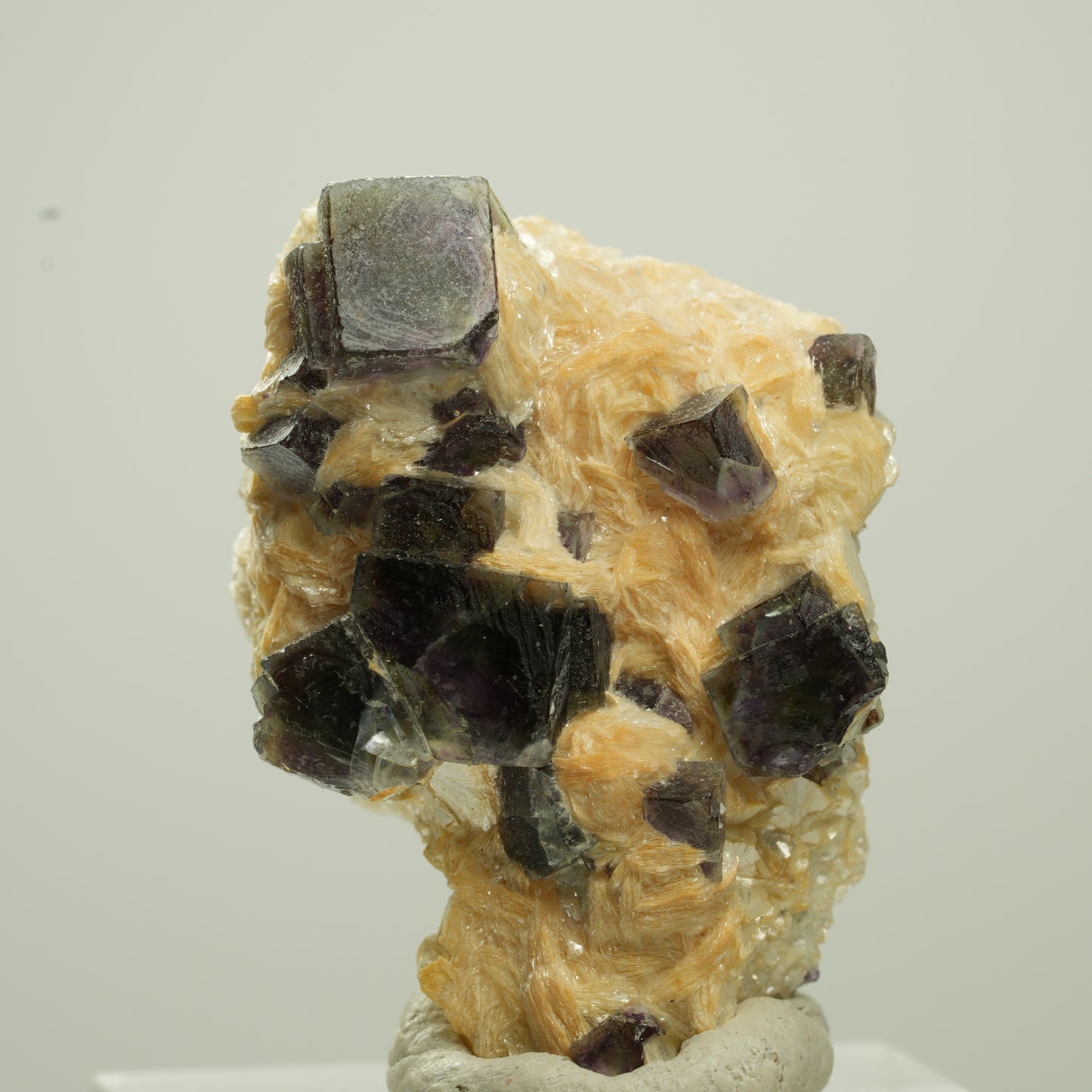Bunte Phantom Fluorit Würfel, Muskovit Stufe Erongo, Namibia 33*24*20mm #13790