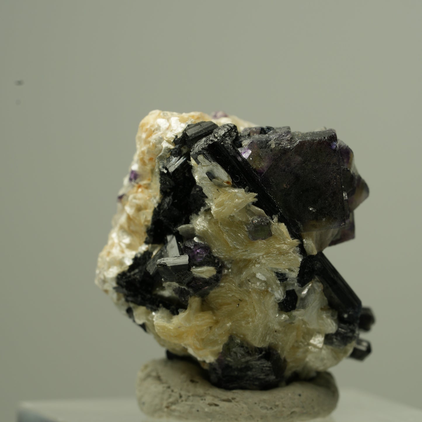 Bunte Phantom Fluorit Würfel, Schörl Turmalin, Muskovit Erongo, Namibia 25*22*23mm #13797