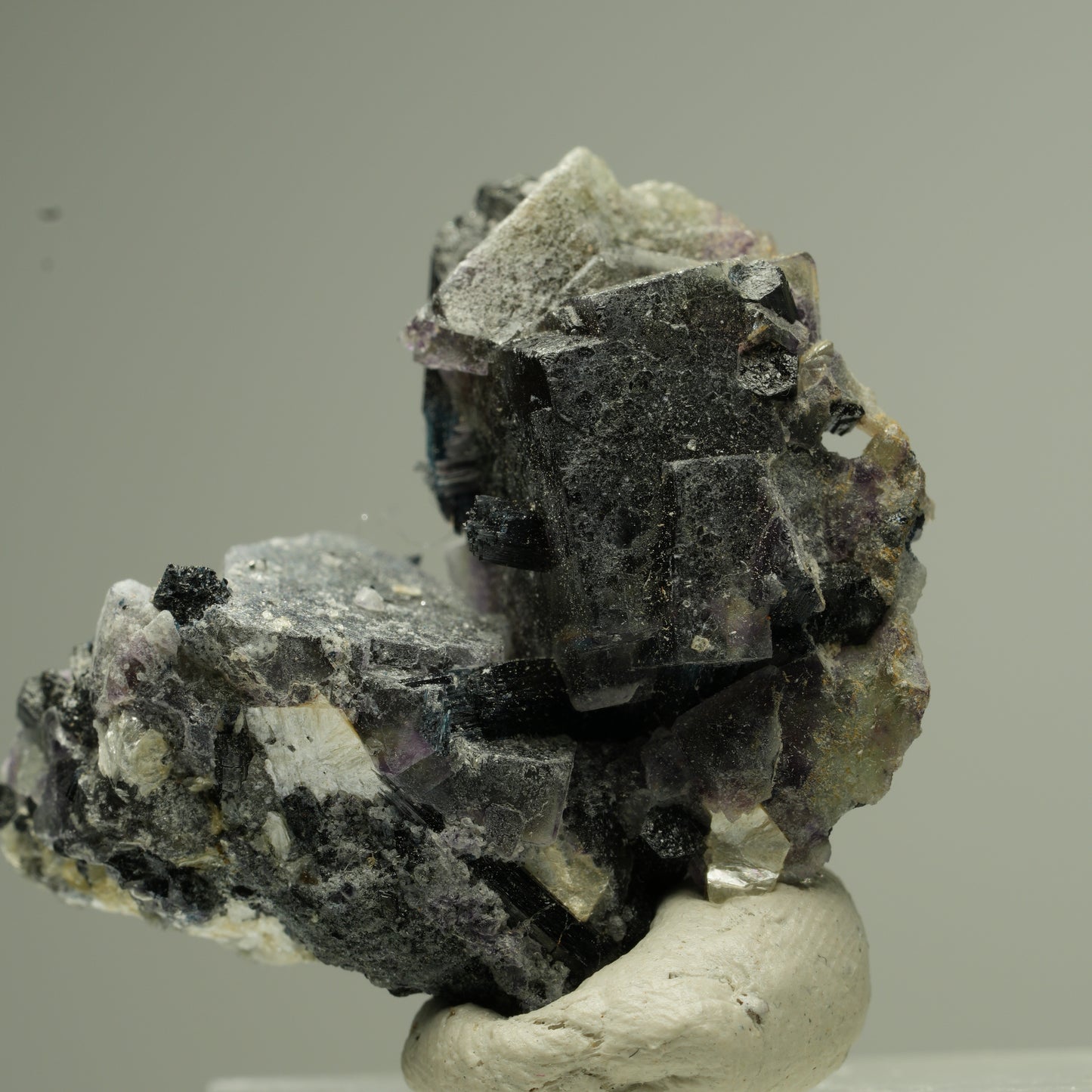 Bunte Phantom Fluorit Würfel, Schörl Turmalin, Muskovit Erongo, Namibia 32*25*14mm #13800