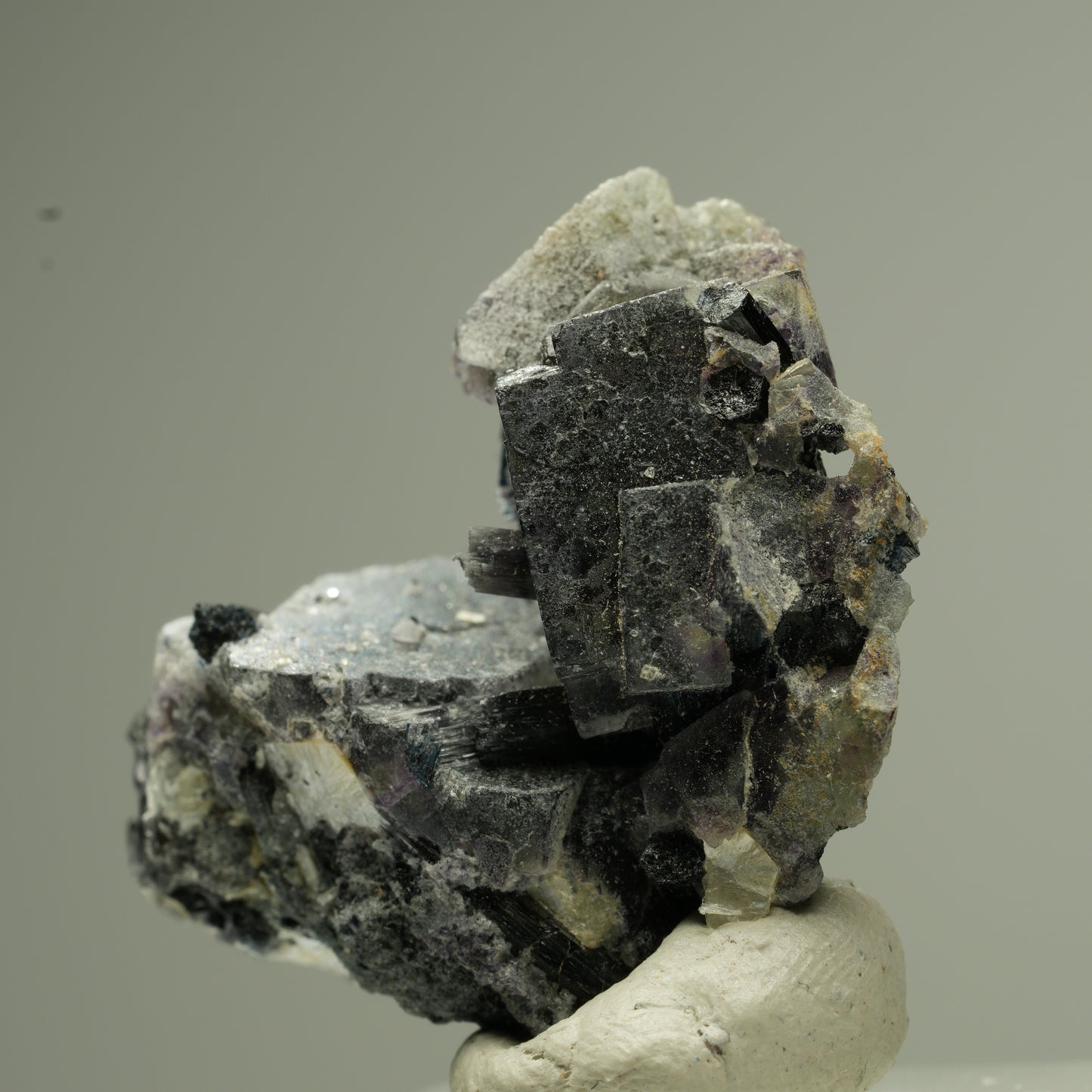Bunte Phantom Fluorit Würfel, Schörl Turmalin, Muskovit Erongo, Namibia 32*25*14mm #13800