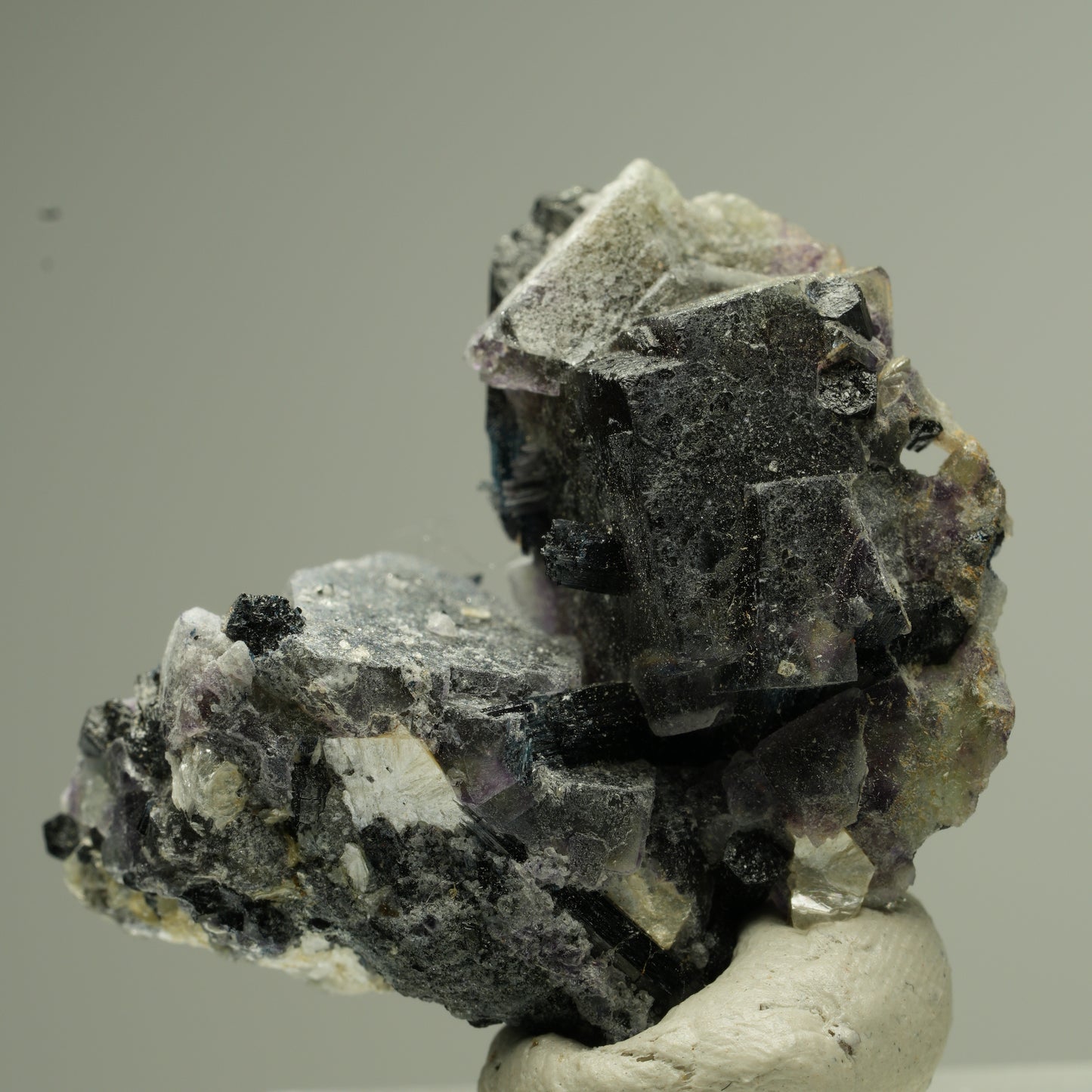 Bunte Phantom Fluorit Würfel, Schörl Turmalin, Muskovit Erongo, Namibia 32*25*14mm #13800