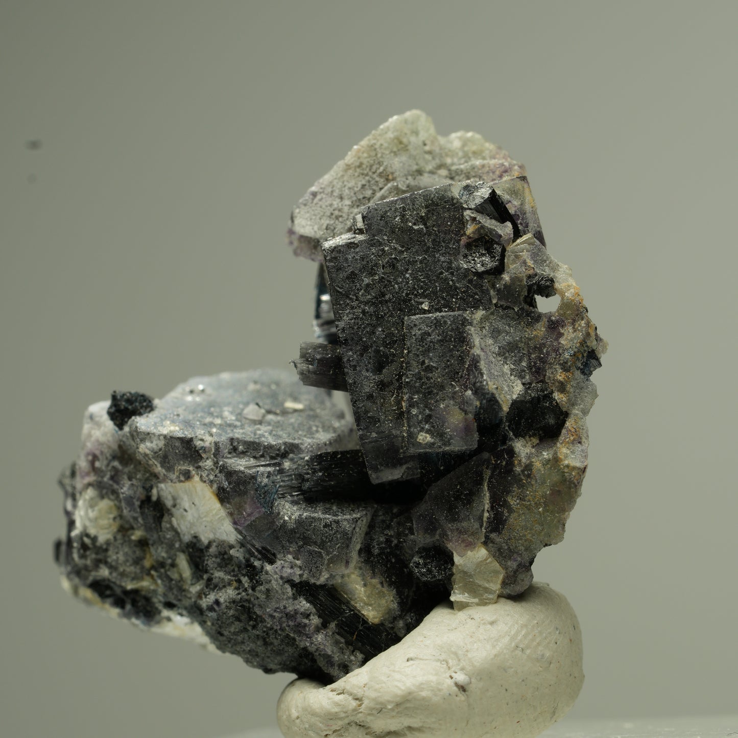 Bunte Phantom Fluorit Würfel, Schörl Turmalin, Muskovit Erongo, Namibia 32*25*14mm #13800