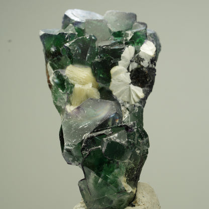 Klare Phantom Fluorit Würfel, Muskovit Stufe Erongo, Namibia 50*28*21mm #13820