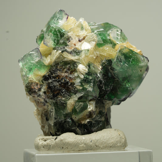Klare Phantom Fluorit Würfel, Muskovit Stufe Erongo, Namibia 36*32*27mm #13824
