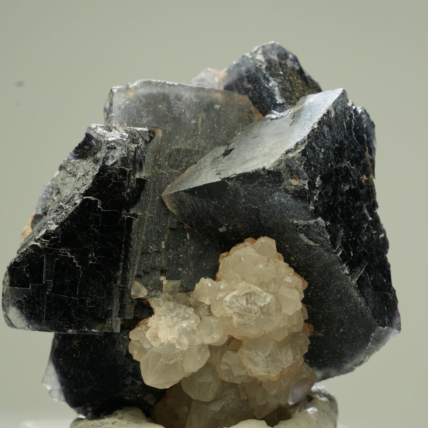 Seltene Phantom Fluorit Würfel mit Quarz Stufe, lila Erongo, Namibia 39*34*24mm #13827