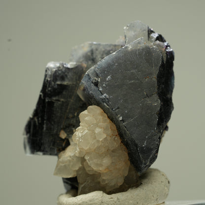 Seltene Phantom Fluorit Würfel mit Quarz Stufe, lila Erongo, Namibia 39*34*24mm #13827