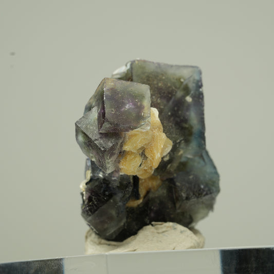 Bunte Phantom Fluorit Würfel, Muskovit Erongo, Namibia 25*24*16mm #13839