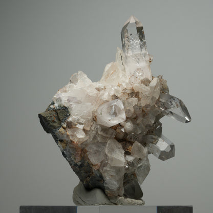 Klare Hämatit Rauchquarz, Calcit Spitzen auf Matrix Stufe Goboboseb, Namibia 96*80*47*mm #13909