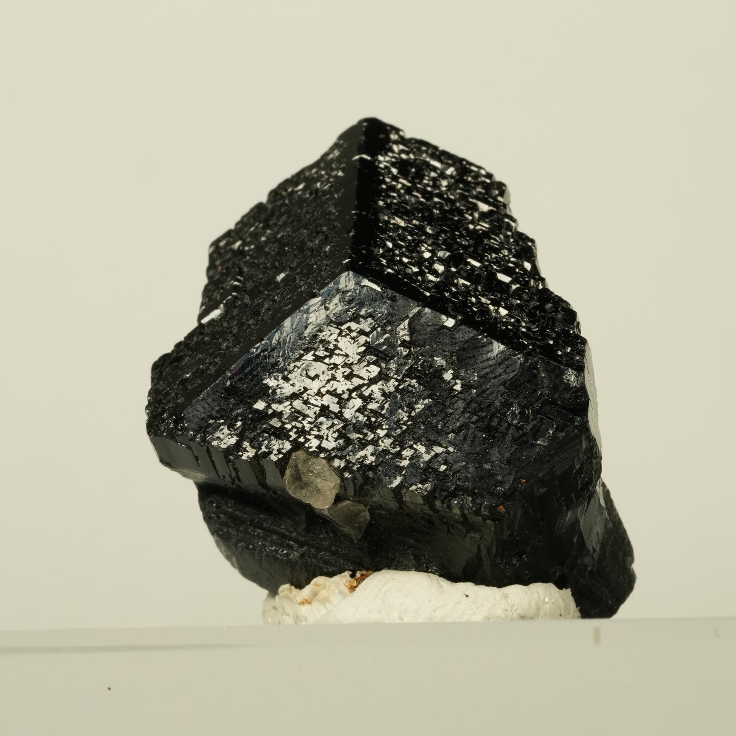 Symmetrischer Schörl Turmalin Kristall mit Rauchquarz Erongo, Namibia 30*25*20mm #13935