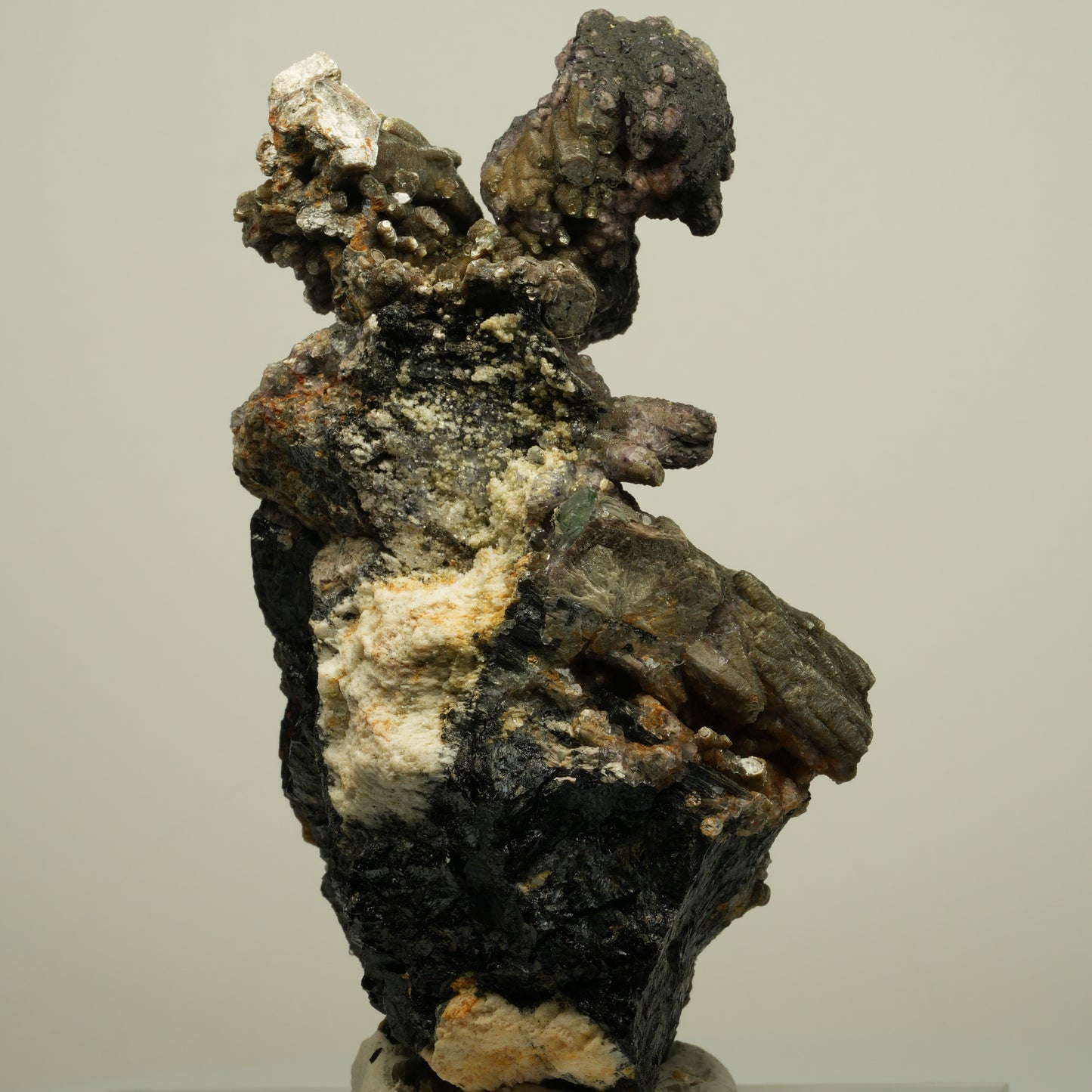 Ausgeprägte Muskovit Kristalle auf Schörl Turmalin, Orthoklas Erongo, Namibia 93*55*51mm #13966