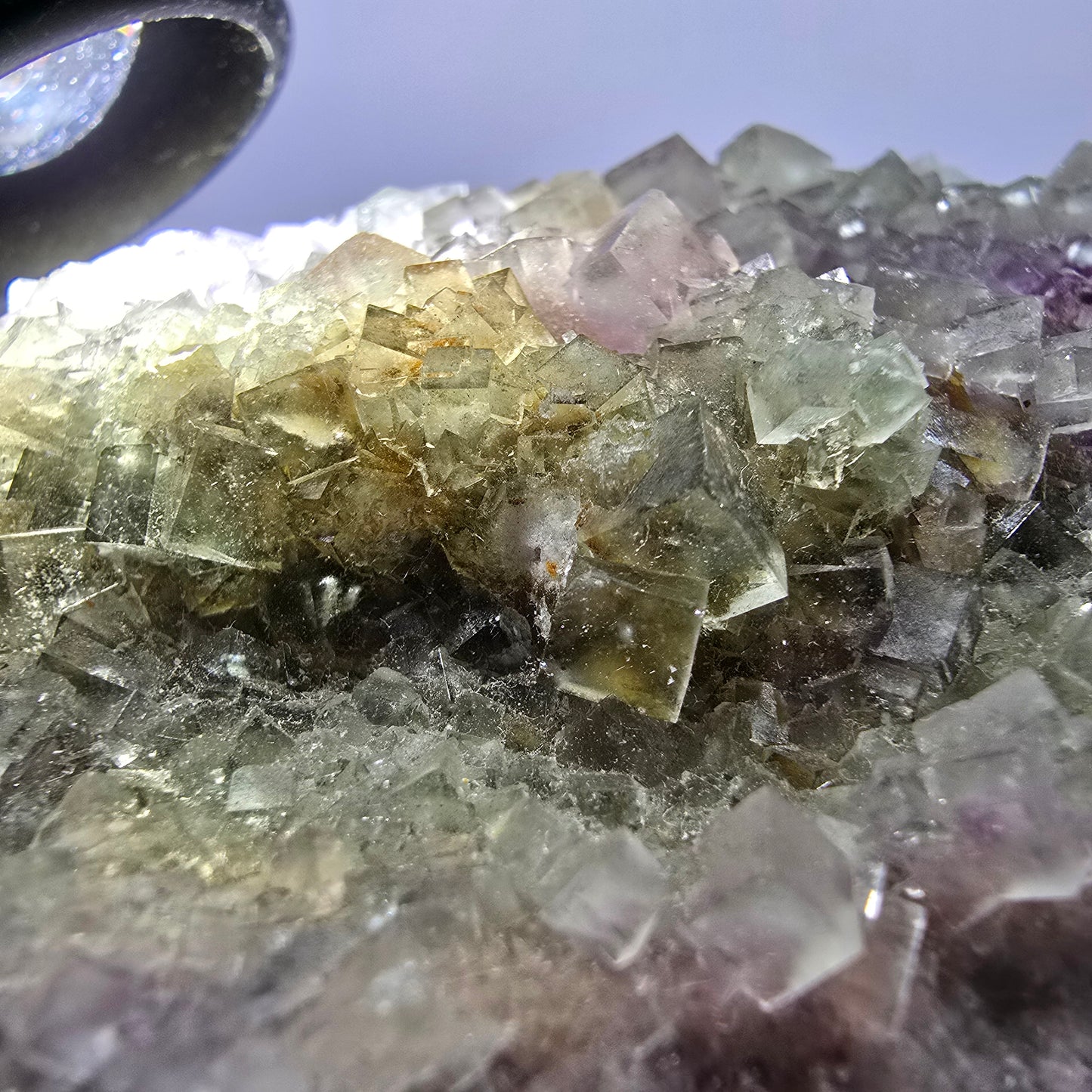 Grand spécimen de cube de fluorite fantôme, double face, vert violet Okorusu Namibie 84*80*27mm 
