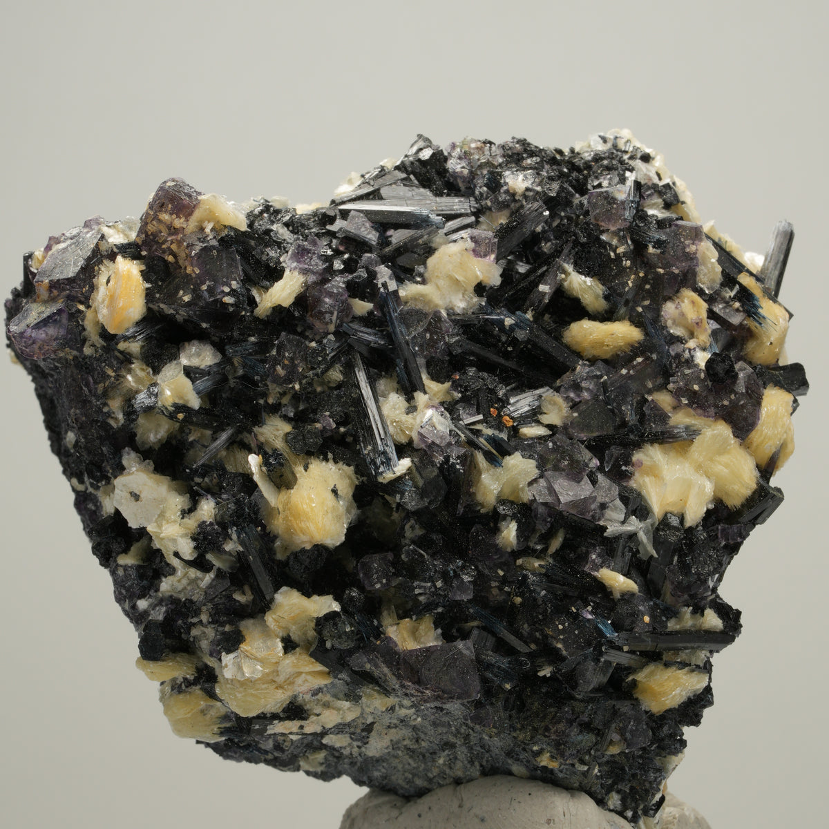 Bunte Phantom Fluorit, Schörl Turmalin, Muskovit, Rauchquarz Erongo, Namibia 61*60*31mm #14011