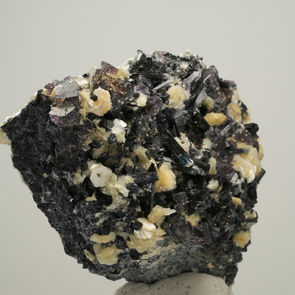 Bunte Phantom Fluorit, Schörl Turmalin, Muskovit, Rauchquarz Erongo, Namibia 61*60*31mm #14011