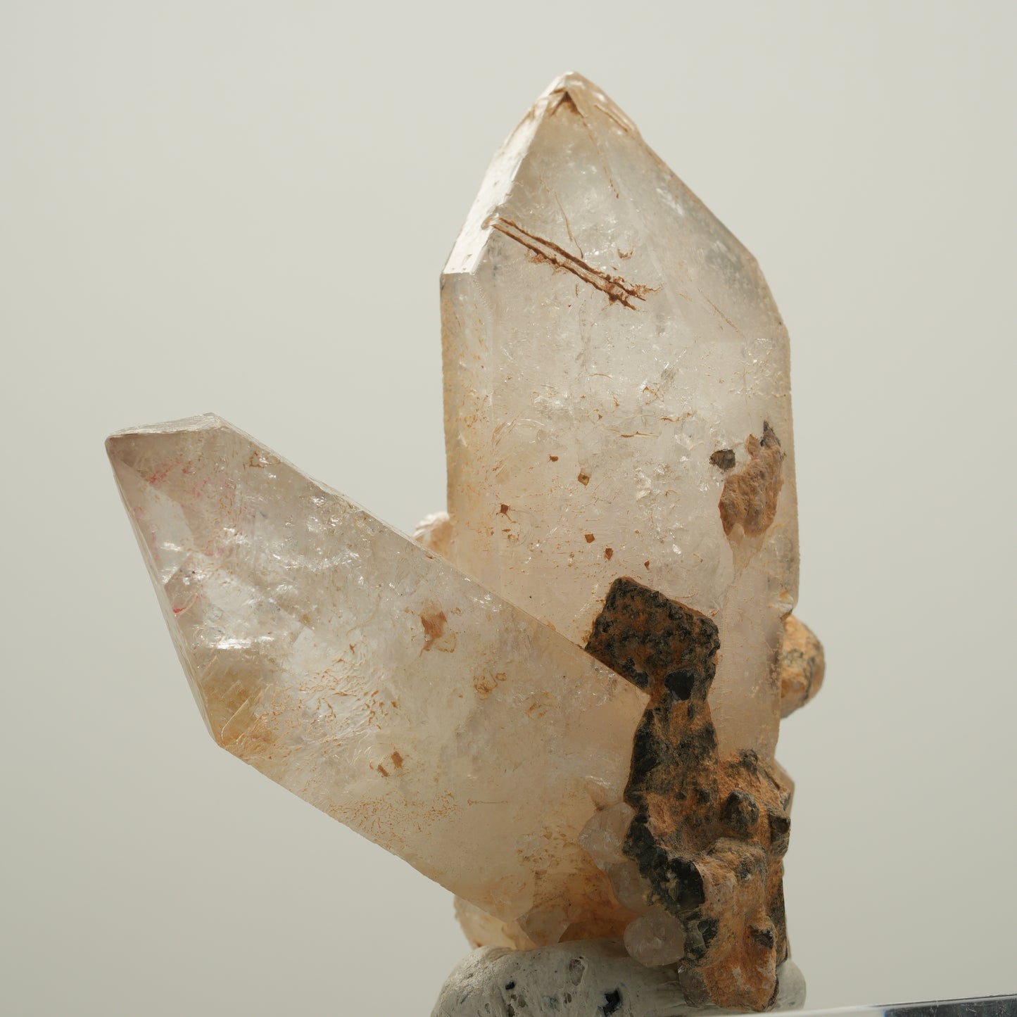 Enhydro Phantom Rauchquarz Skelett Spitzen, 1x Blase Goboboseb, Namibia 58*50*24mm #14041