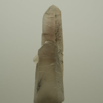 Skelett Rauchquarz Kristall Spitze mit Schörl Turmalin Erongo, Namibia 73*41*20mm #14069