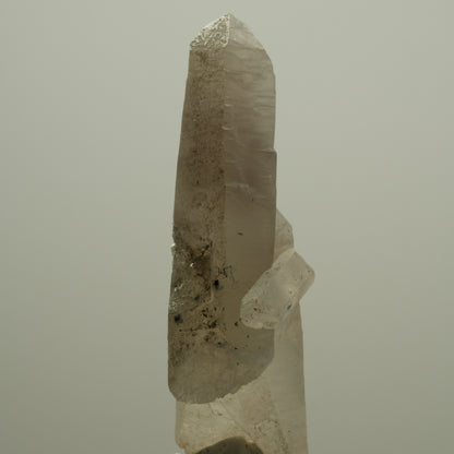 Skelett Rauchquarz Kristall Spitze mit Schörl Turmalin Erongo, Namibia 73*41*20mm #14069