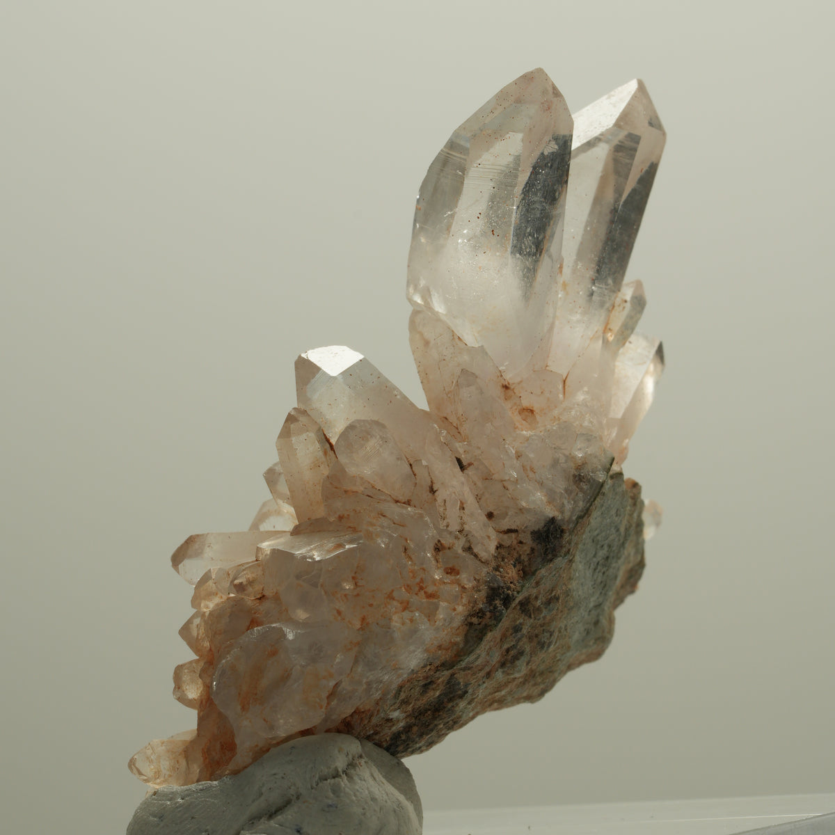 Seltene Phantom Rauchquarz Skelett Zepter auf Matrix Goboboseb, Namibia 58*37*21mm #14077