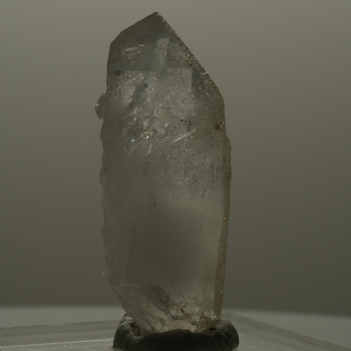 Glitzernde Rauchquarz Spitze mit Analcim Streep Mine, Goboboseb, Namibia 24*10*7mm #14097