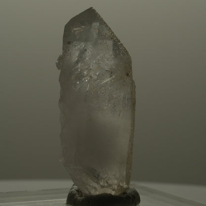 Glitzernde Rauchquarz Spitze mit Analcim Streep Mine, Goboboseb, Namibia 24*10*7mm #14097