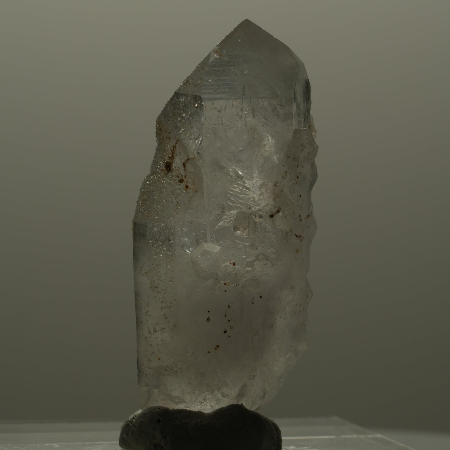Glitzernde Rauchquarz Spitze mit Analcim Streep Mine, Goboboseb, Namibia 24*10*7mm #14097