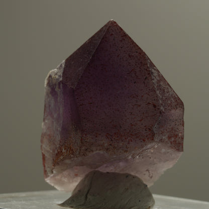 Seltene Phantom Skelett Amethyst mit Eisen Spitze Brandberg, Namibia 34*27*27mm #14118