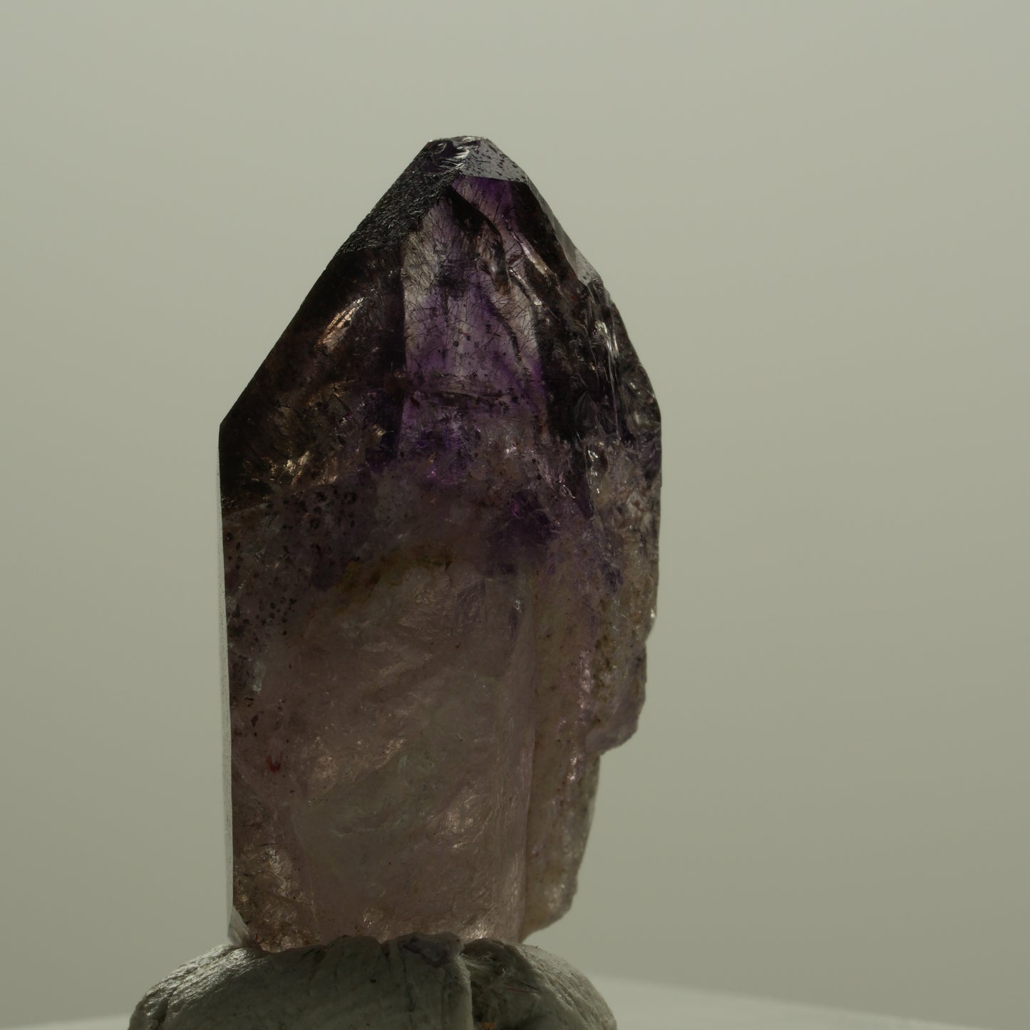 Seltene Phantom Skelett Amethyst Zepter mit Eisen Spitze Brandberg, Namibia 26*15*11mm #14120