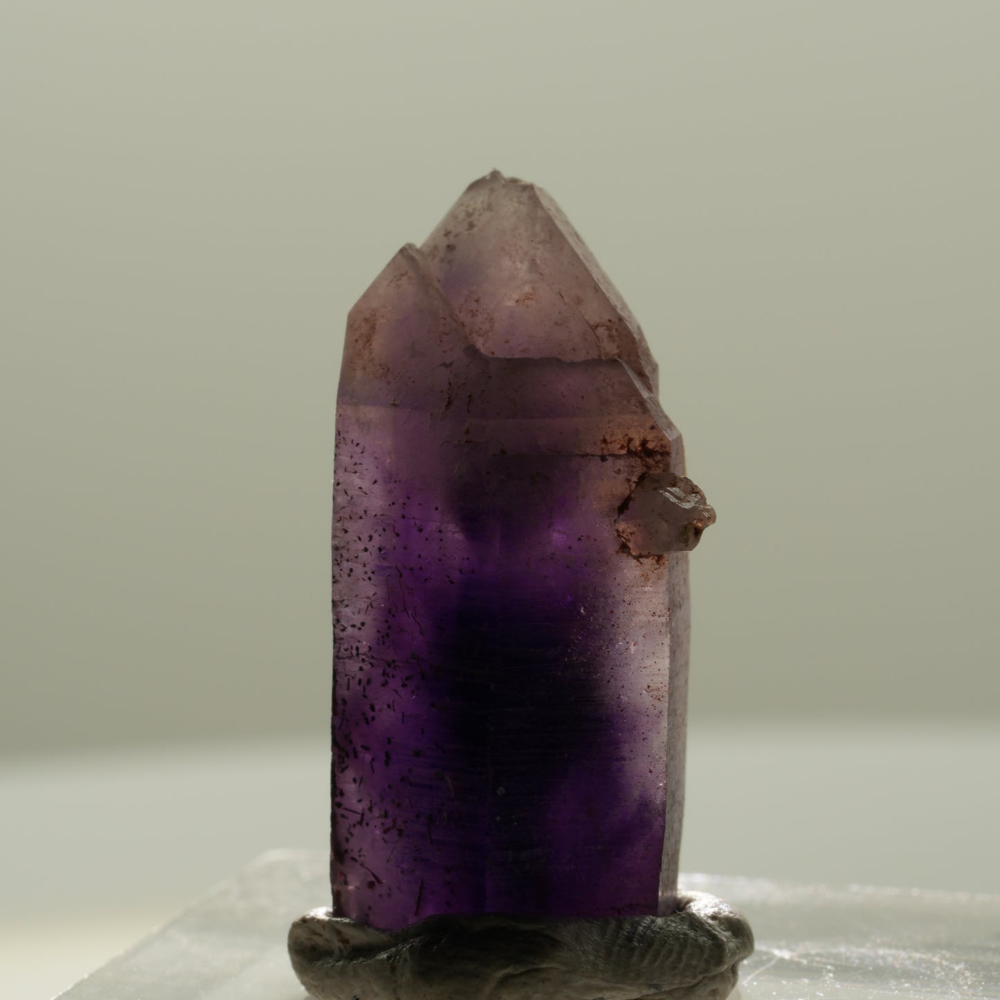 Seltene Phantom Skelett Amethyst mit Eisen Spitze Brandberg, Namibia 24*14*9mm #14129