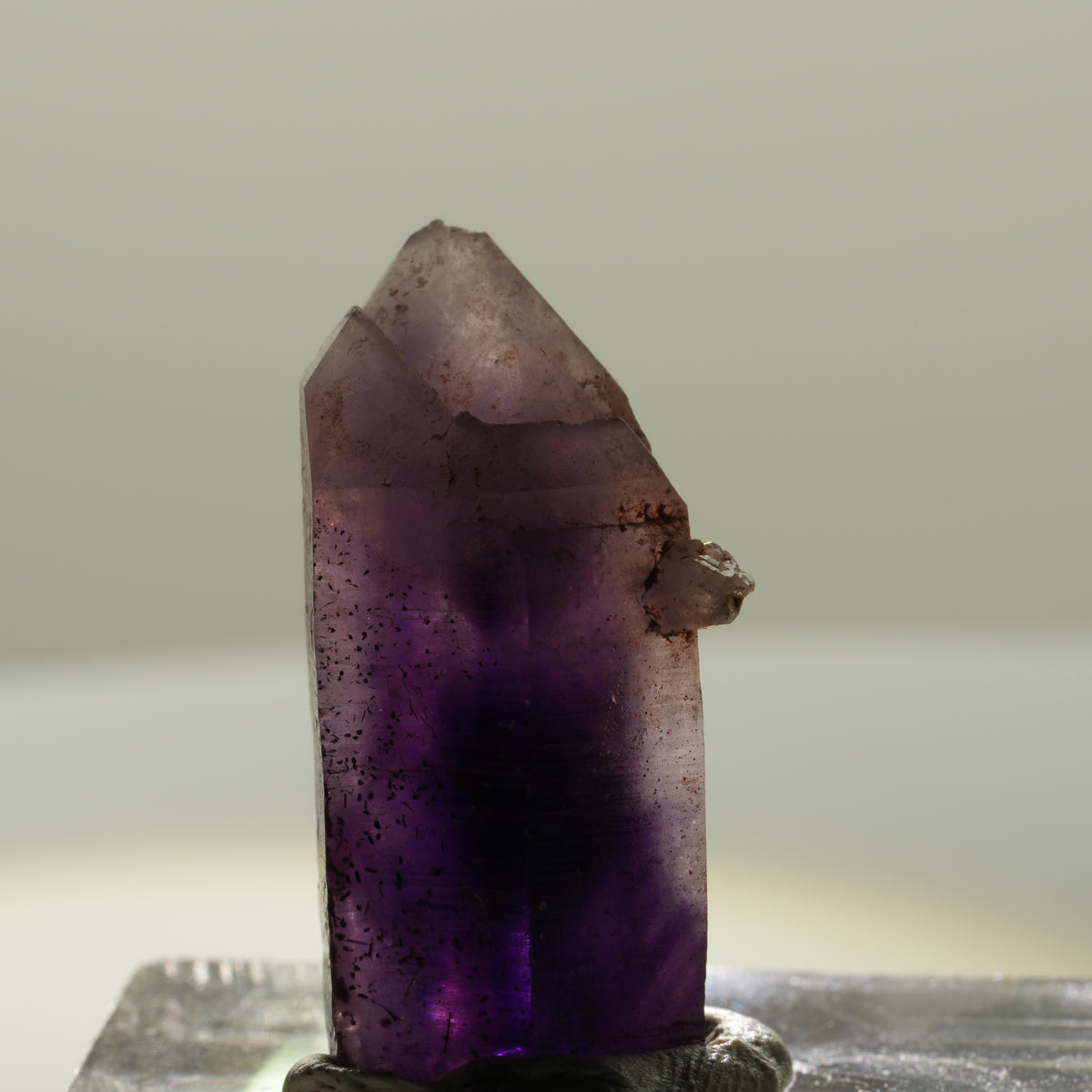 Seltene Phantom Skelett Amethyst mit Eisen Spitze Brandberg, Namibia 24*14*9mm #14129
