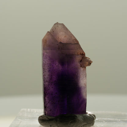 Seltene Phantom Skelett Amethyst mit Eisen Spitze Brandberg, Namibia 24*14*9mm #14129