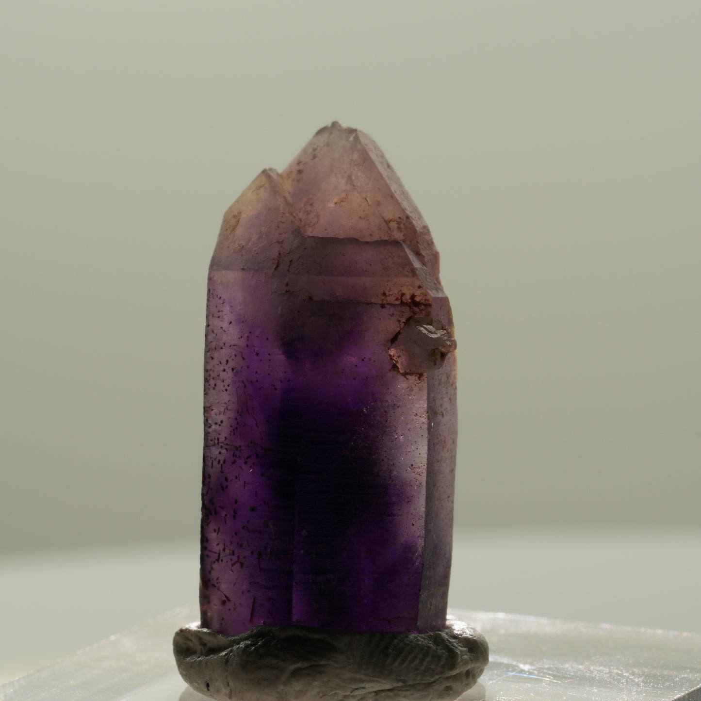 Seltene Phantom Skelett Amethyst mit Eisen Spitze Brandberg, Namibia 24*14*9mm #14129