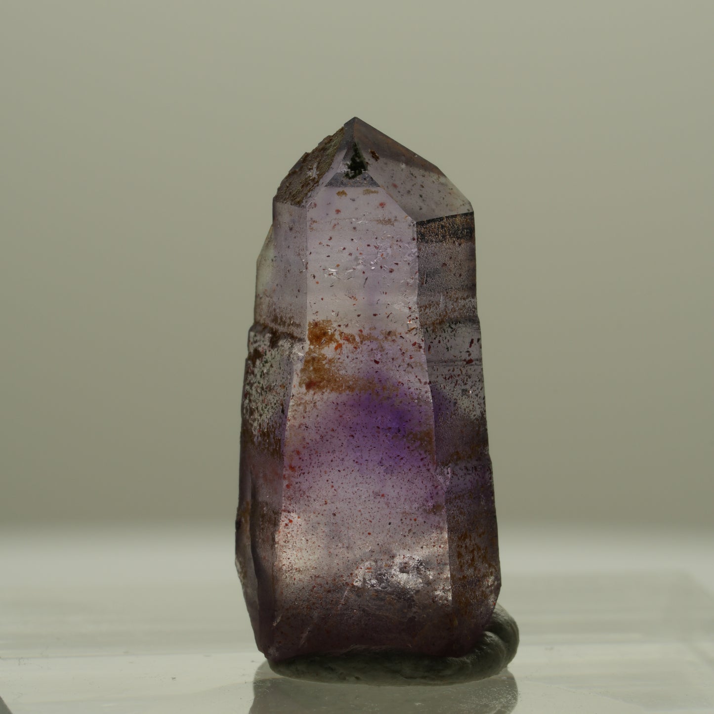 Seltene Phantom Skelett Amethyst mit Eisen Spitze Brandberg, Namibia 20*9*5mm #14146
