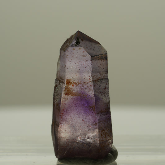 Seltene Phantom Skelett Amethyst mit Eisen Spitze Brandberg, Namibia 20*9*5mm #14146