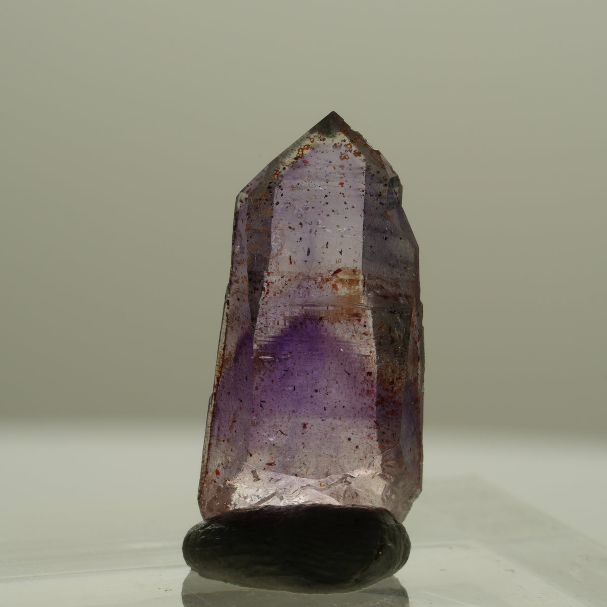 Seltene Phantom Skelett Amethyst mit Eisen Spitze Brandberg, Namibia 20*9*5mm #14146