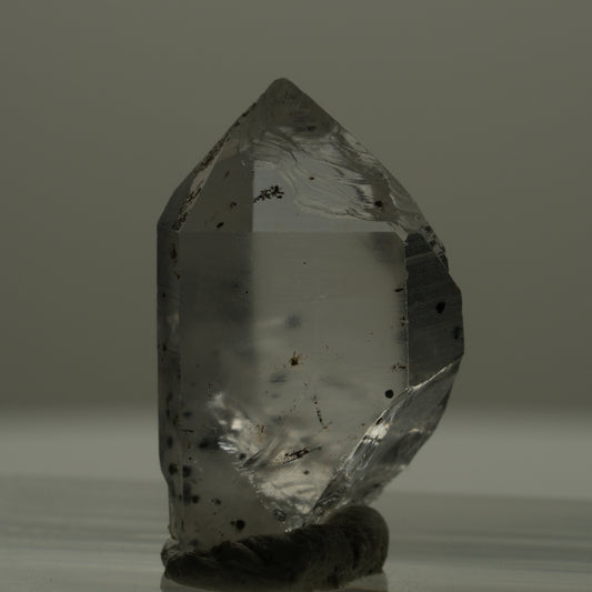 Phantom Skelett Rauchquarz mit Hämatit Streep Mine Goboboseb Namibia 19*12*8mm #14171