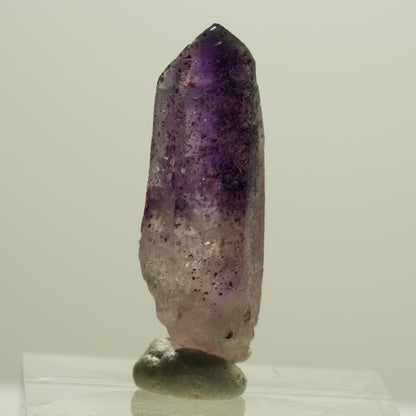 Seltene Phantom Skelett Amethyst mit Eisen Spitze Brandberg, Namibia 30*11*8mm #14186