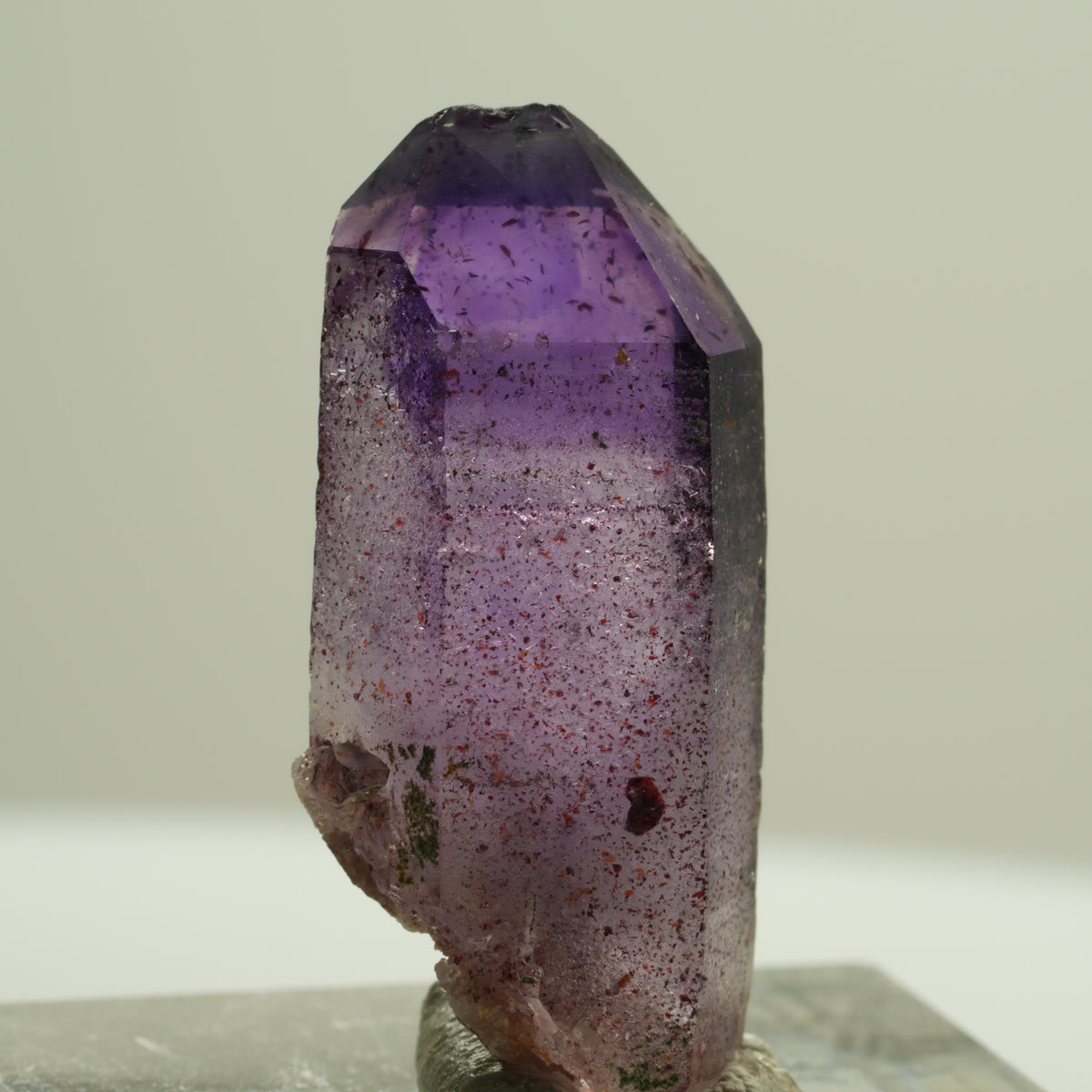 Seltene Phantom Skelett Amethyst mit Eisen Spitze Brandberg, Namibia 30*12*9mm #14190
