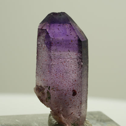 Seltene Phantom Skelett Amethyst mit Eisen Spitze Brandberg, Namibia 30*12*9mm #14190