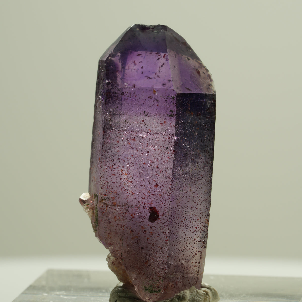 Seltene Phantom Skelett Amethyst mit Eisen Spitze Brandberg, Namibia 30*12*9mm #14190
